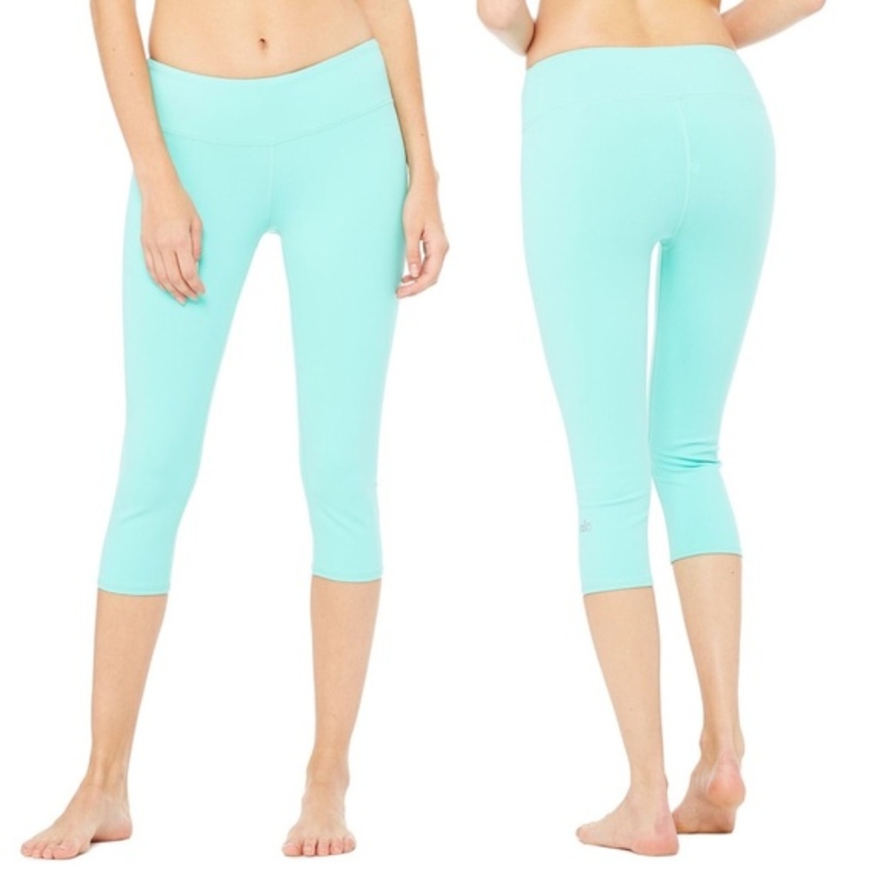 Alo Yoga Airbrush Capri - Island Green Glossy
